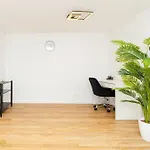 247 Reside - Sz2 *